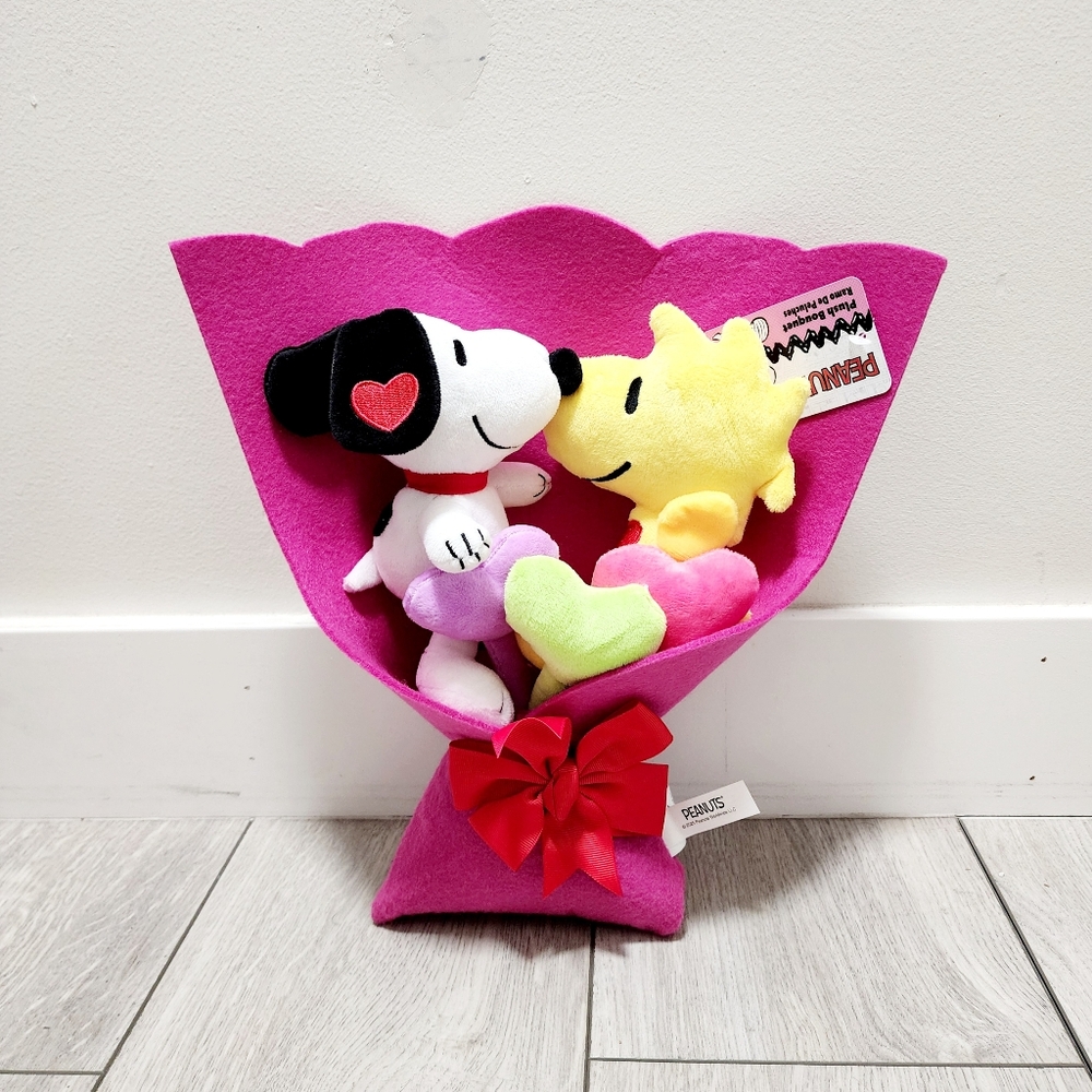 Peanuts Snoopy & Woodstock Valentine's Day Plush Bouquet